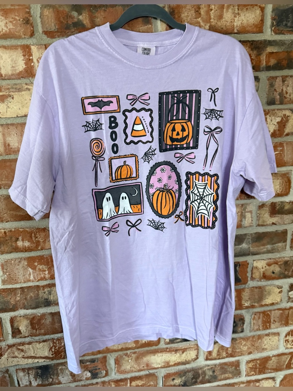 Comfort Colors Orchid Purple Halloween Graphic Short Sleeve Tee